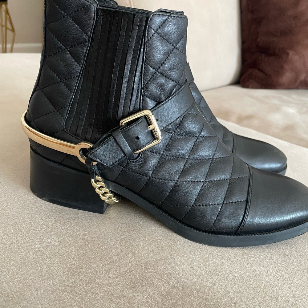 Karl Lagerfeld black boots with gold chain